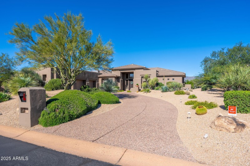 9726 E Cavalry Dr - 01