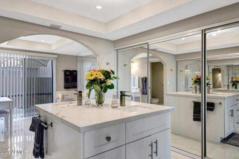 24_10559_N_104th_Place__24_mls