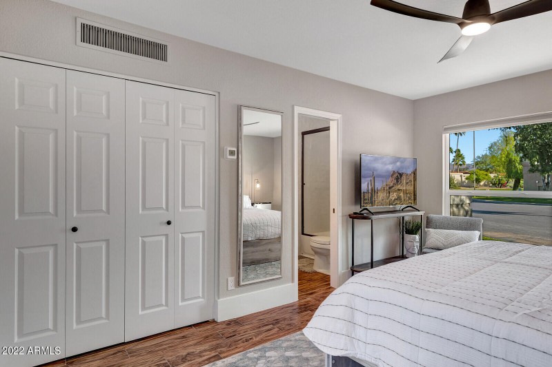 32_10559_N_104th_Place__32_mls