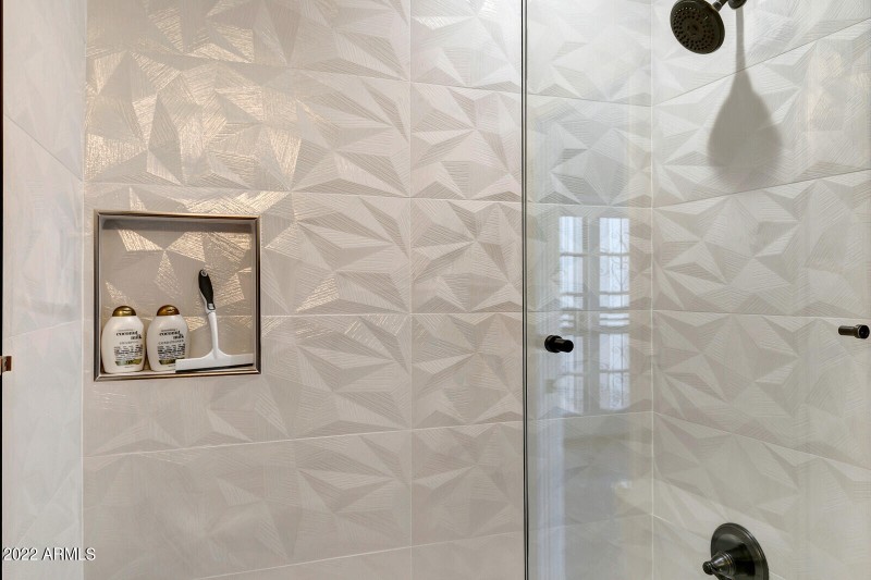 35_10559_N_104th_Place__35_mls