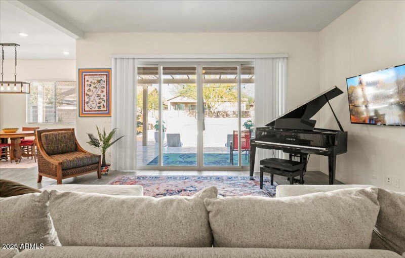 01-18562 W Thistle Landing Dr 20