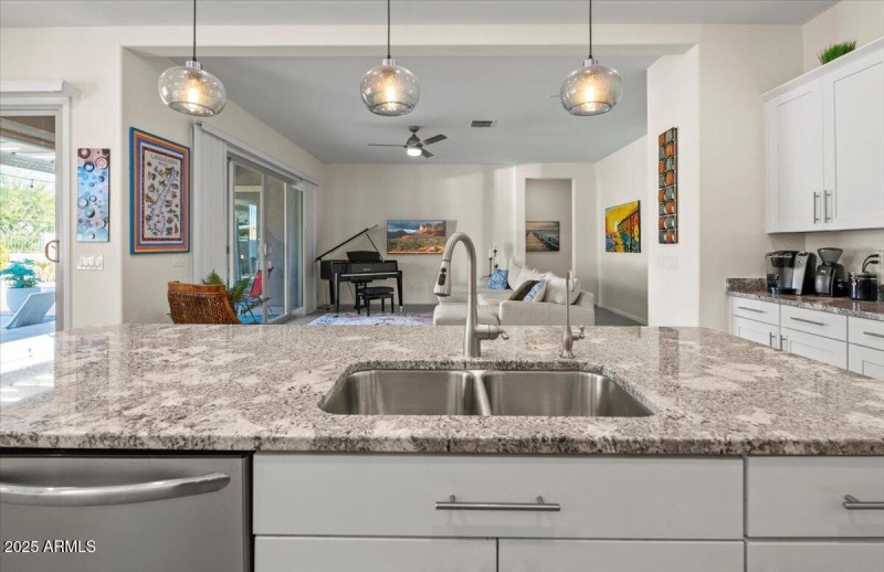 10-18562 W Thistle Landing Dr 25