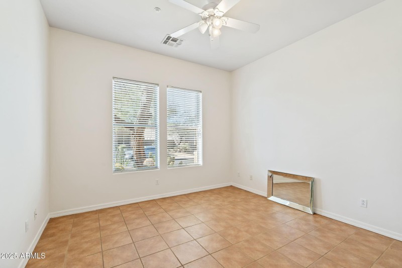 2nd bedroom en-suite