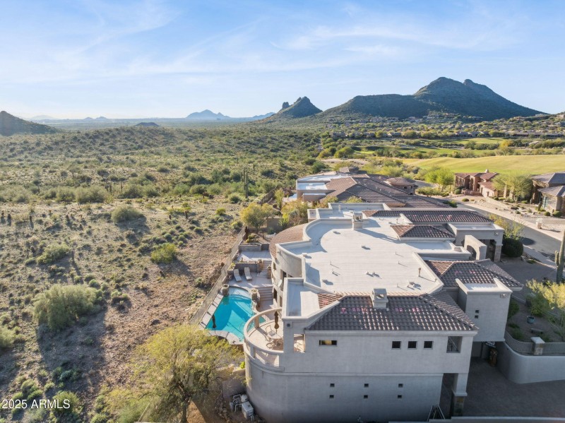 180 degree mountain & desert views