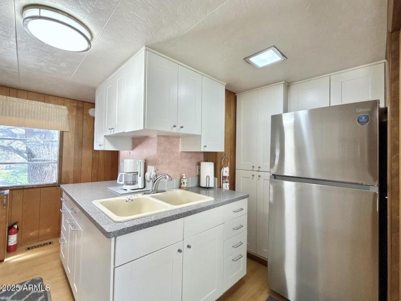 26 Kitchen