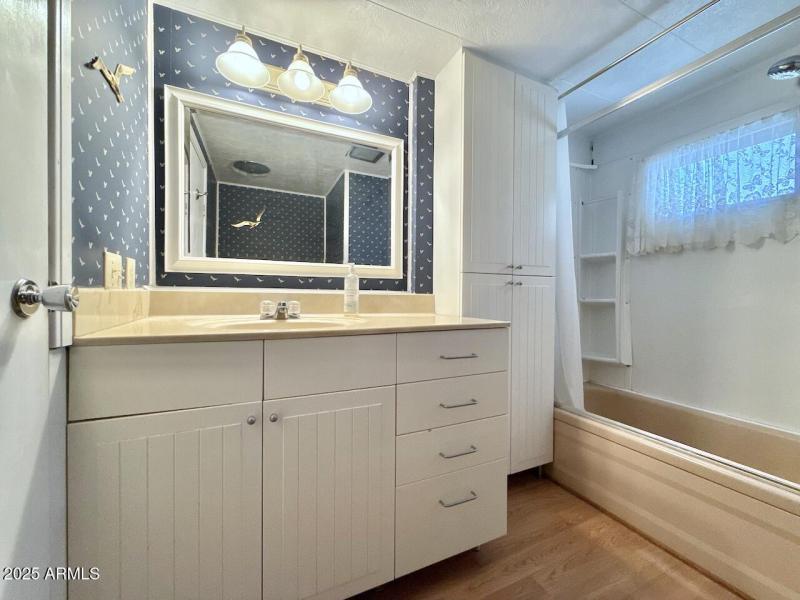 42 Guest Bathroom
