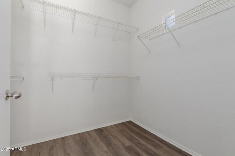 phoenix-biltmore-1-bedroom-condo-walk-in