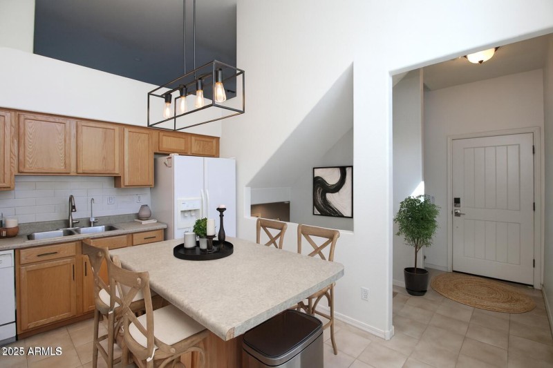 Virtual Staged - Beck Ave