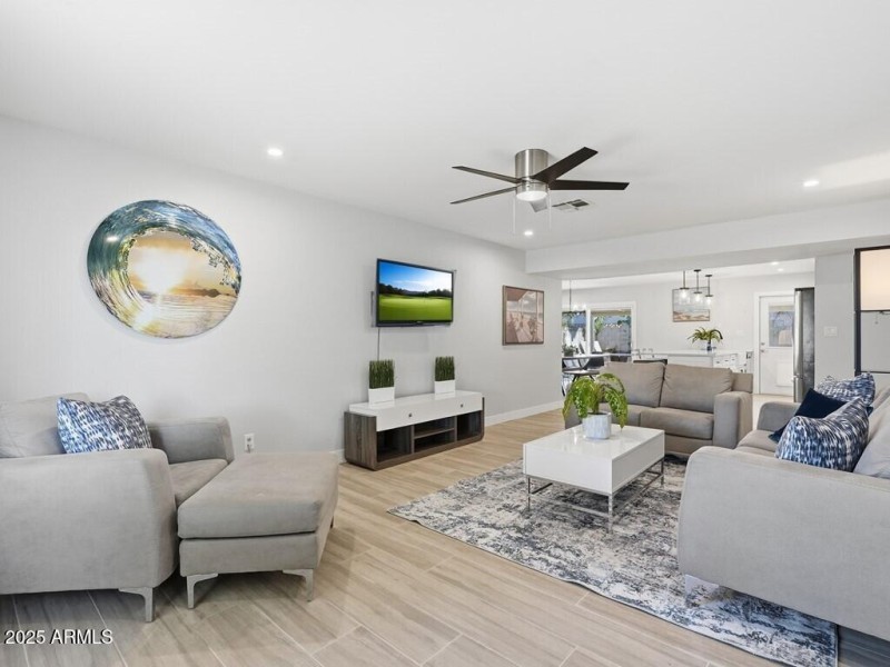 007_Living Room Area