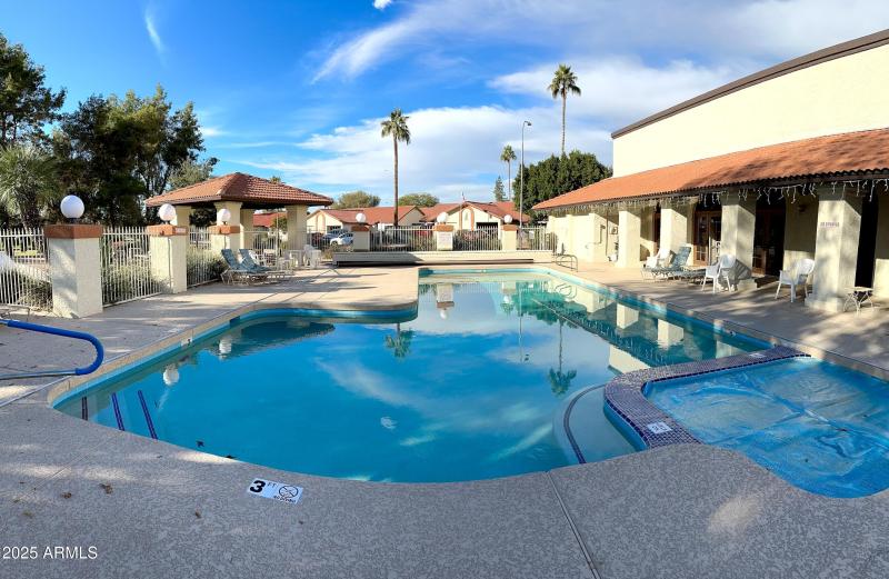542 S Higley Community Pool
