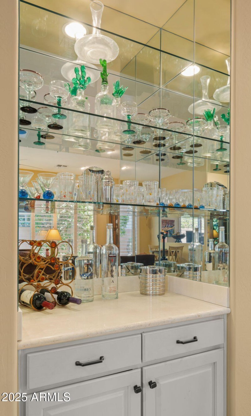 12-web-or-mls-Living Space1