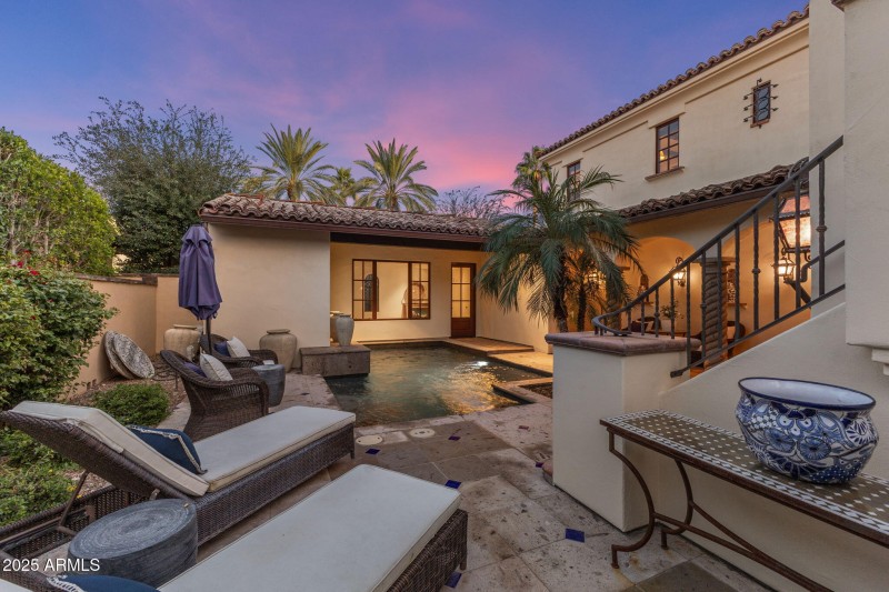 8-8843 - View From The Lounge Chairs