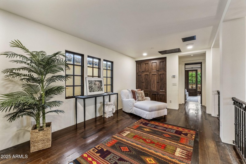 32-8624 - Upstairs Game Room - Media Roo