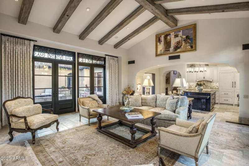 12-0305 - Views to Courtyard Patio Thoro