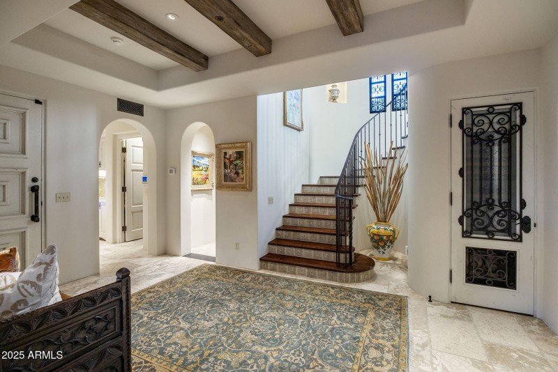 30-0207 - Stairs or Elevator to Primary