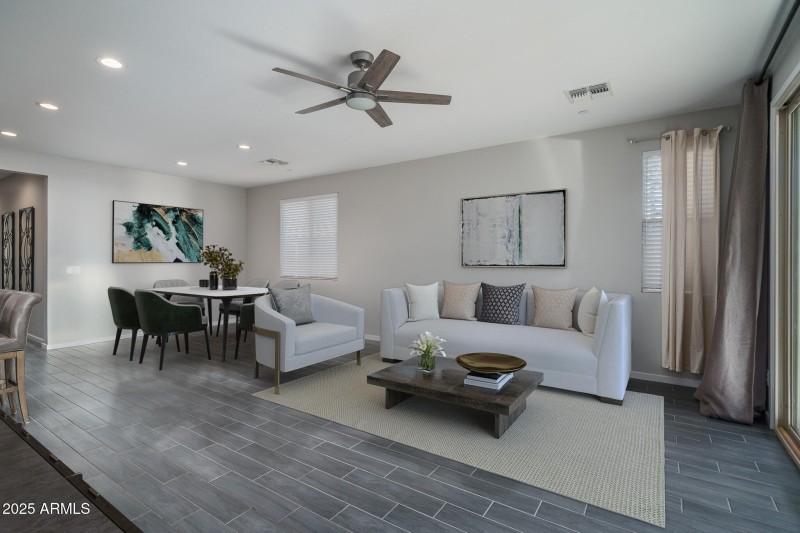 9VS) GREAT ROOM TO DINING