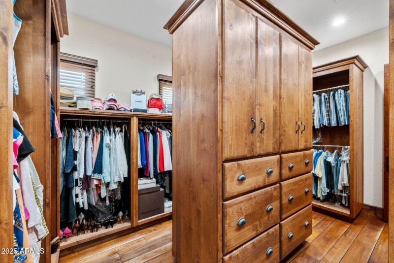 67-Primary Closet (2)