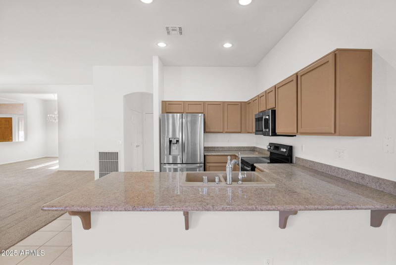 21-web-or-mls-P1393872