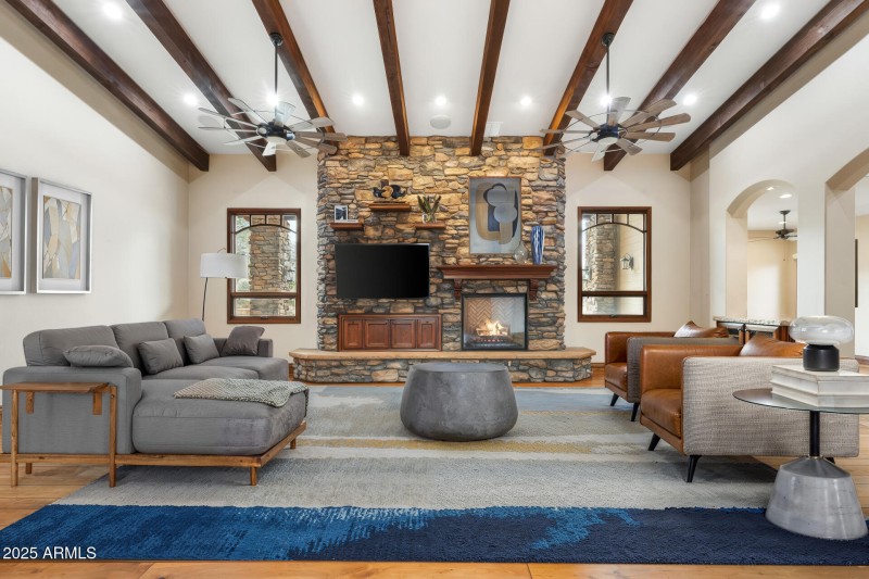 2-Living Room (1) VS