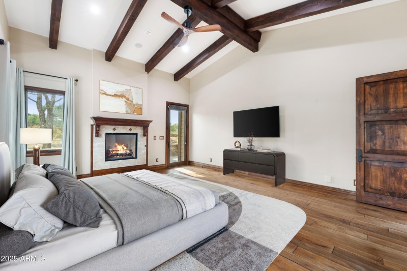 14-Primary Bedroom (2) VS