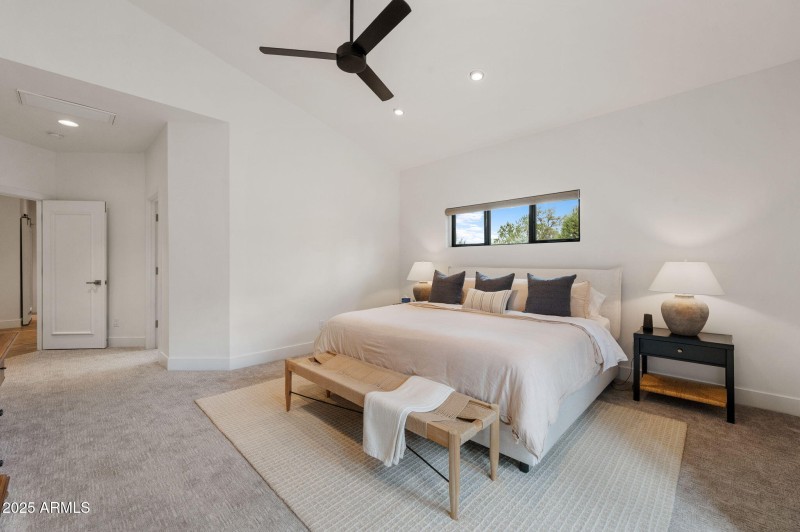 25-Primary Bedroom (2)