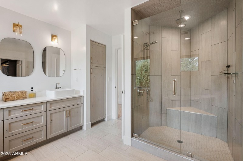 27-Primary Bathroom (2)