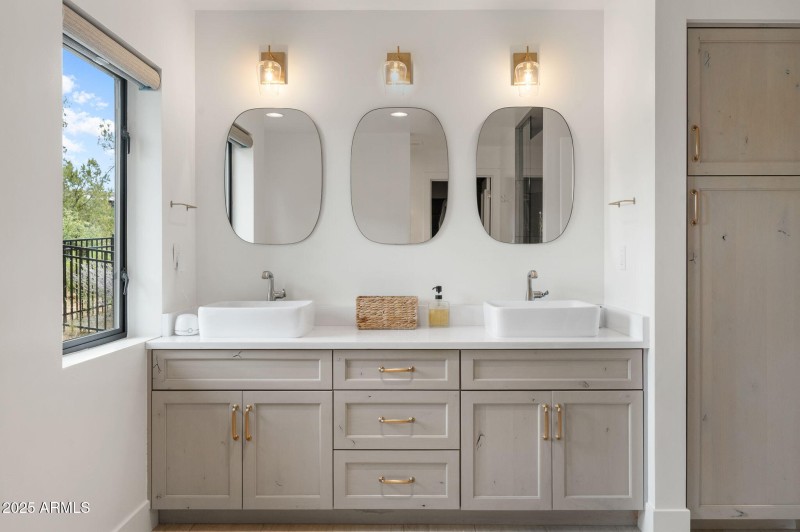 28-Primary Bathroom (3)