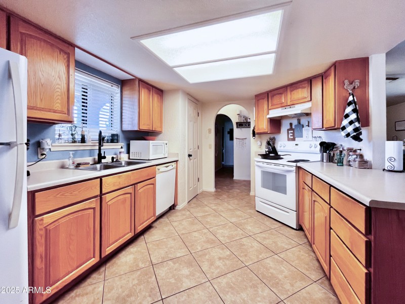 97786683-BE0E-41C4-AC24-7591583B8CE3