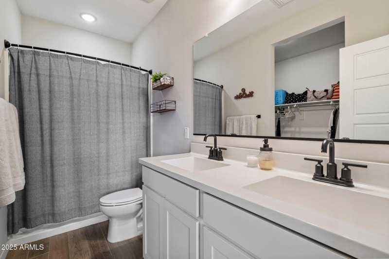 Double vanity and walk-in closet