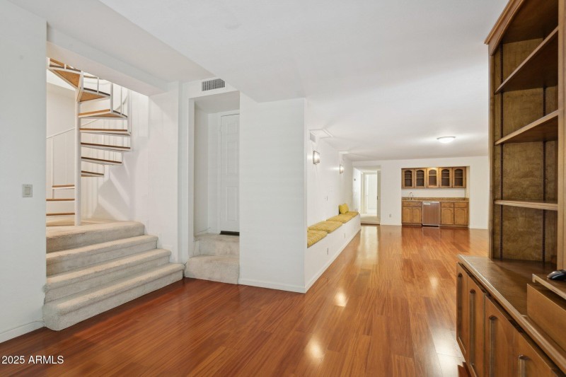 27-web-or-mls-3800-e-lincoln-dr-7