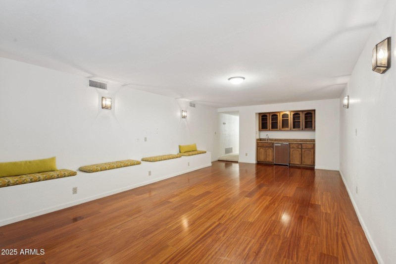 30-web-or-mls-3800-e-lincoln-dr-7