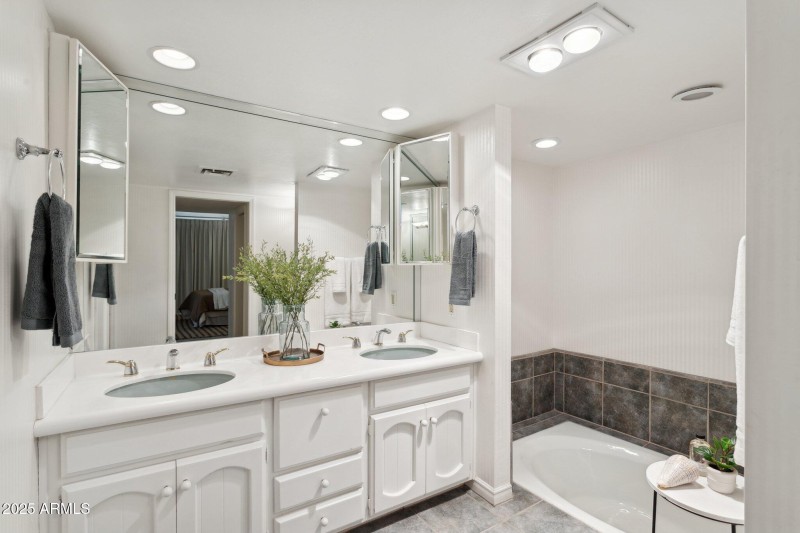 39-web-or-mls-3800-e-lincoln-dr-7