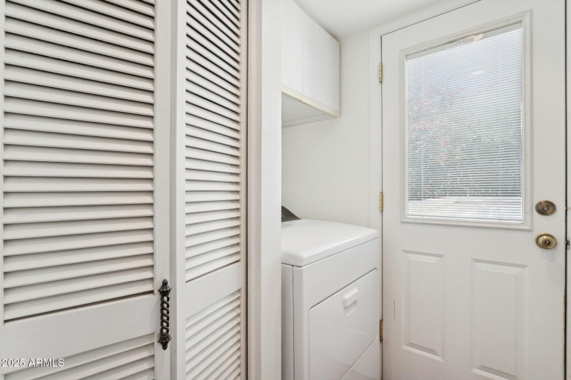 64-web-or-mls-3800-e-lincoln-dr-7