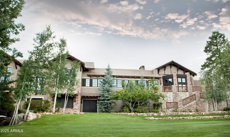 3 Capital Canyon Clubhouse
