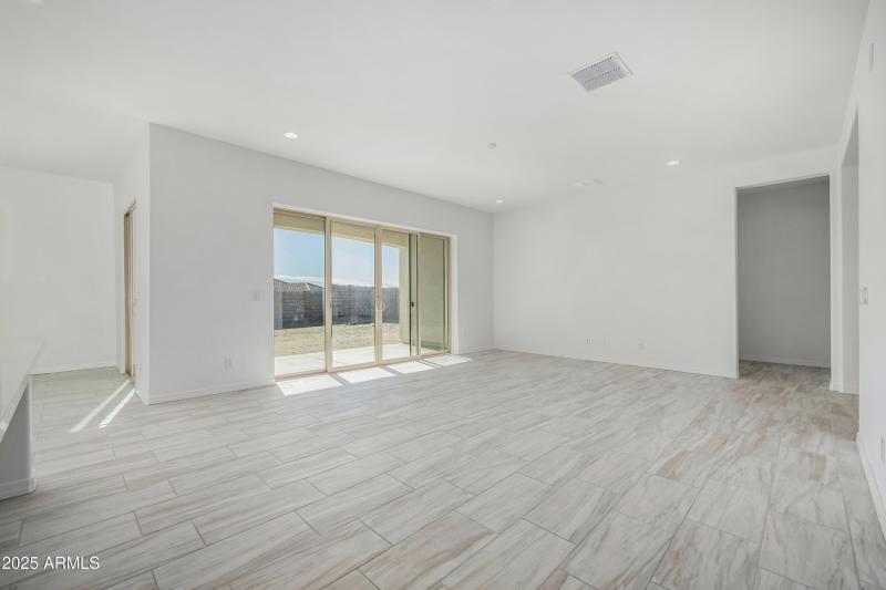 69327c_10 - Mulberry