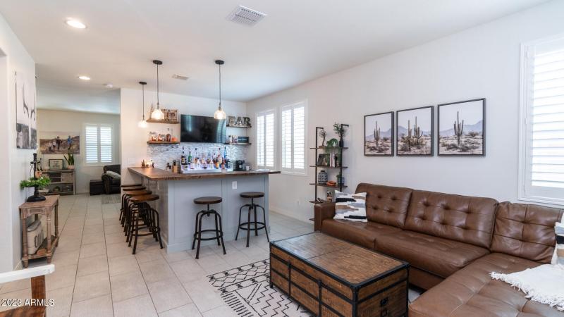 05 Living room:media center