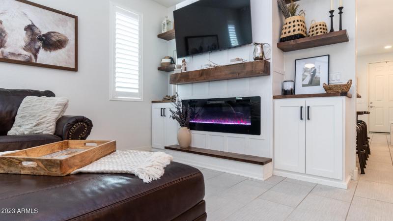 16 View 3 Great room:Family room