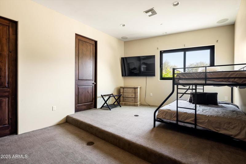 40-8038 E Desert Cove Ave-40