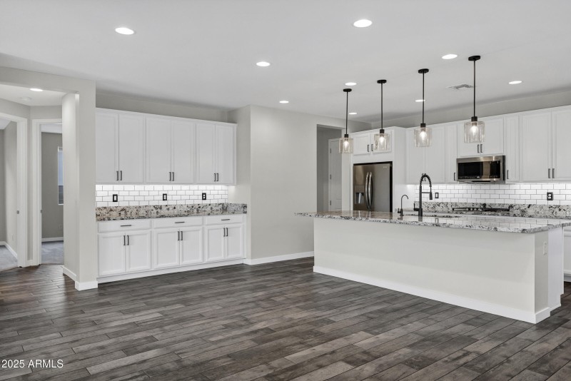 20915 E Cattle Dr-12