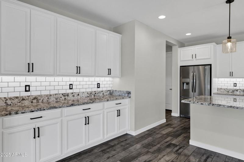 20915 E Cattle Dr-15