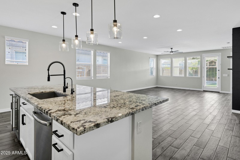 20915 E Cattle Dr-17