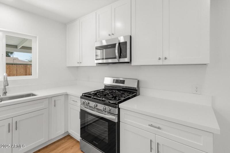 6610 N 15th Ave-13 Large