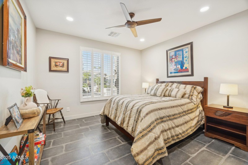 23 - Secondary Bedroom