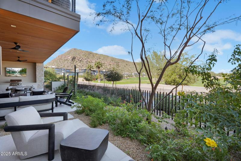 35-web-or-mls-Phoenician Blvd-42