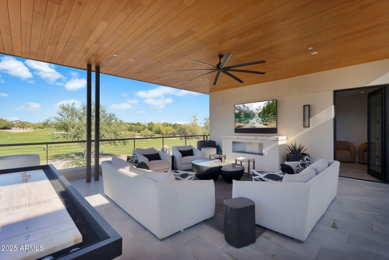 41-web-or-mls-Phoenician Blvd-36