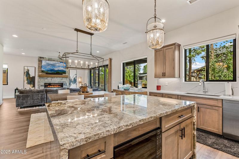 1810 E Magnolia Dr-21