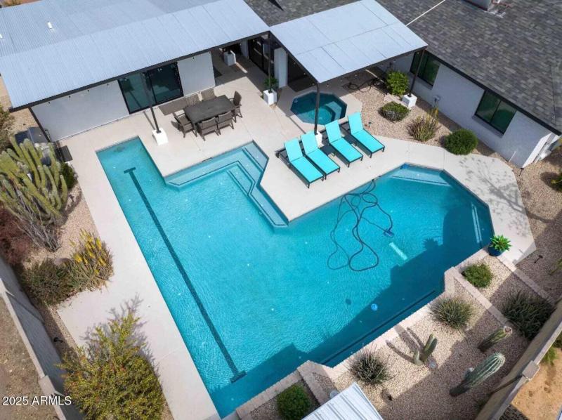 6ef186d7-e18d-4828-934d-1c34b5aa2de3