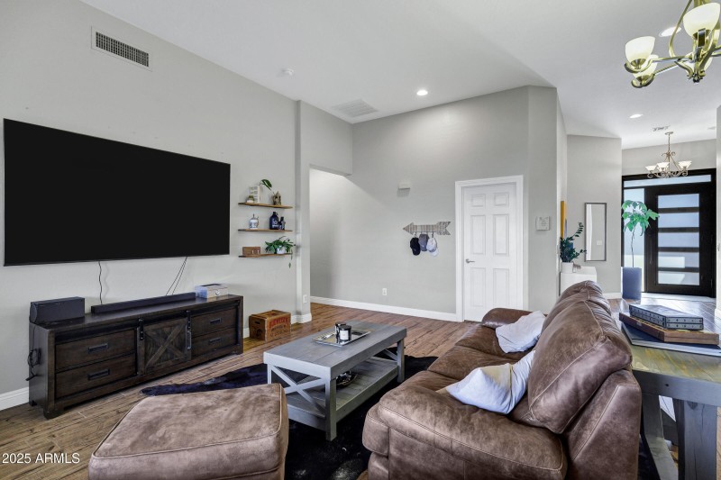 3402 E Thornton Ave-9