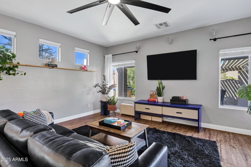 3402 E Thornton Ave-15