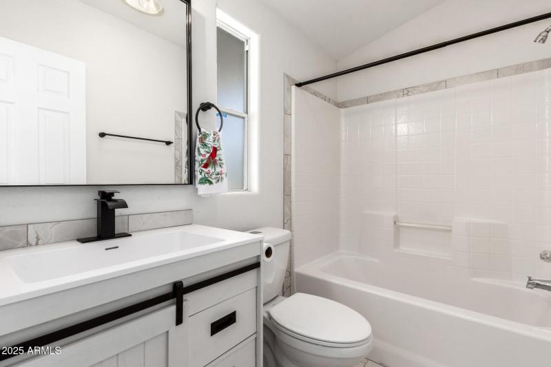 3301 S Goldfield Rd 2006